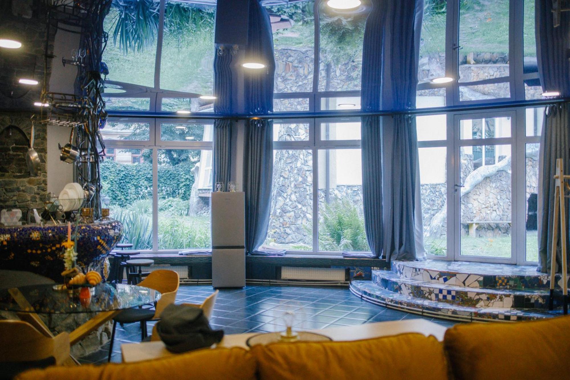 Gaudi Apartment In Lviv Exterior photo